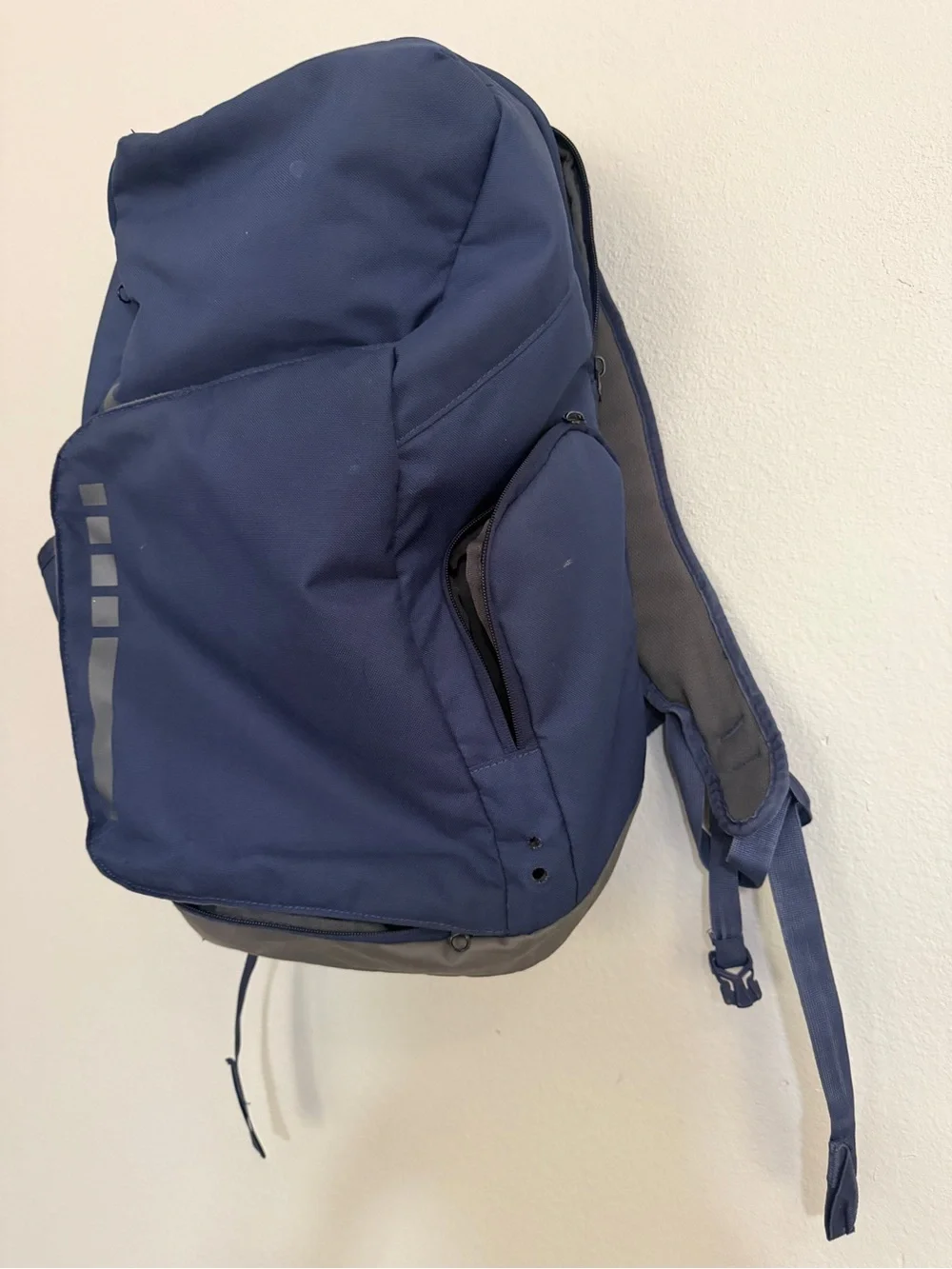 Nike Navy Blue Men's Backpack with Reflective Accent
